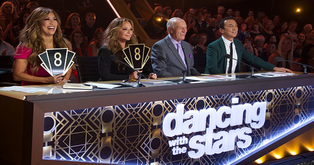 Es otra semana de competencia en la que 10 parejas de celebridades y bailarines compiten en la cuarta semana de la temporada 2019. "Bailando con las estrellas,"